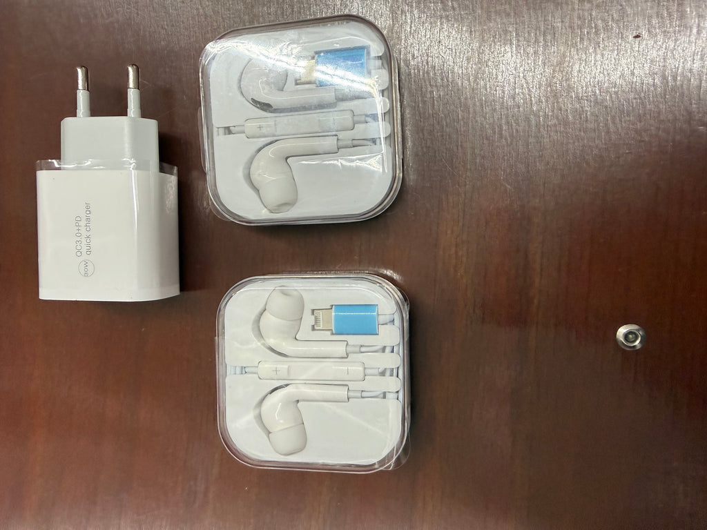 Headphones old style C type and P type